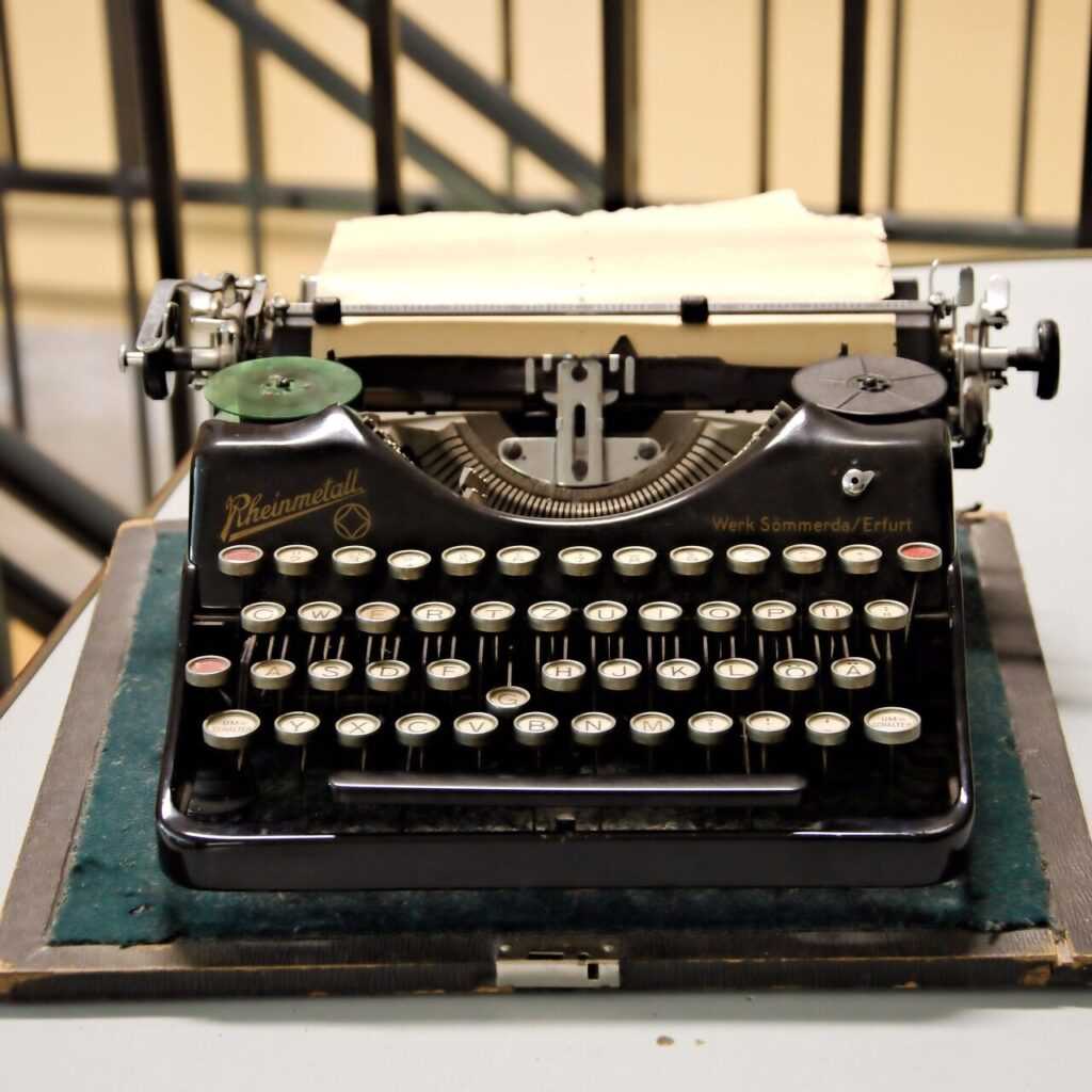 Maszyna do pisania a strona znormalizowana